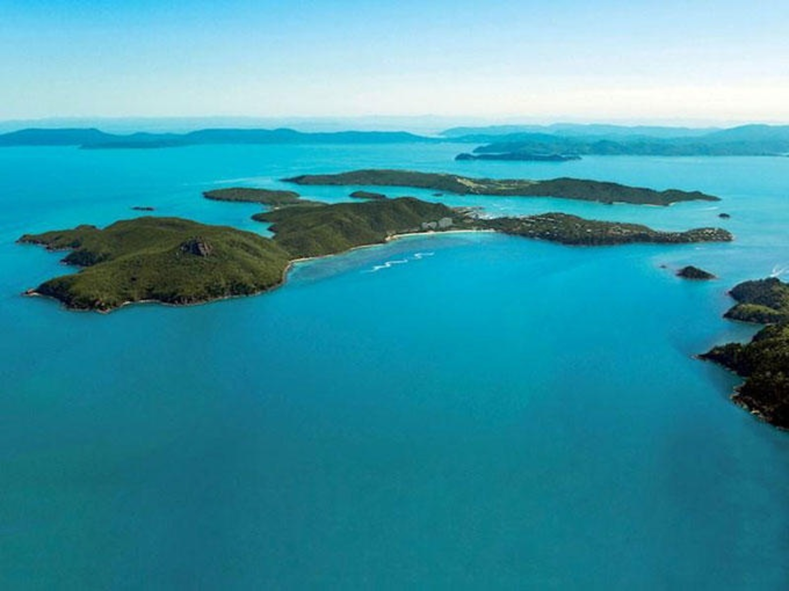 Hamilton Island vs Daydream Island Flight Centre UK