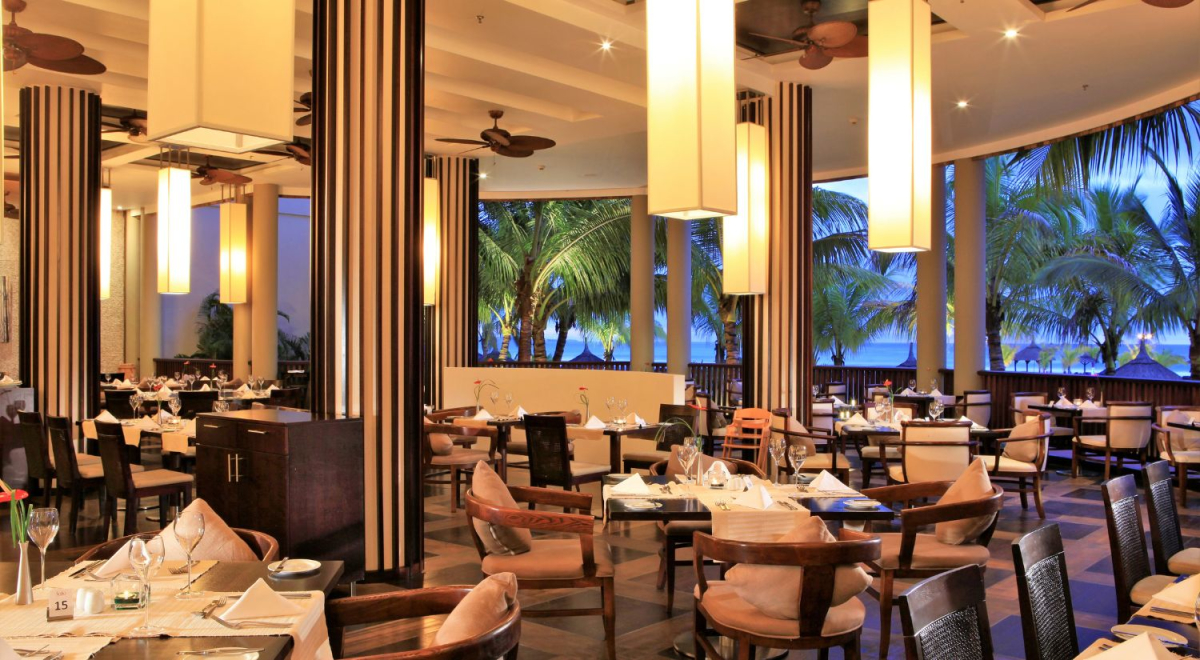 An image of a luxe restaurant in a hotel