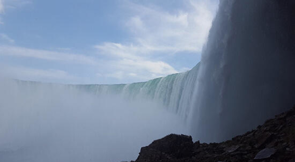 RS-Close-up-of-Horseshoe-Falls.jpg