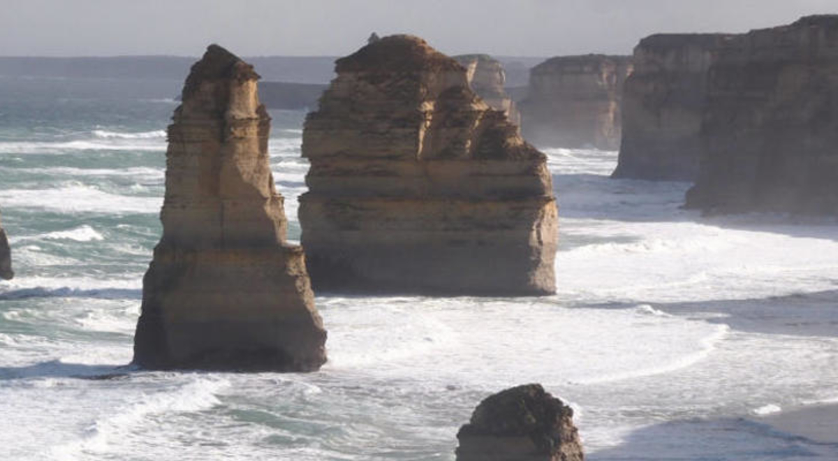 the twelve apostles limestone rock formation in the Great Ocean Road