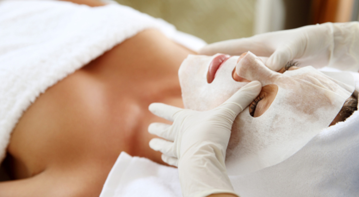 Facial treatment in a spa