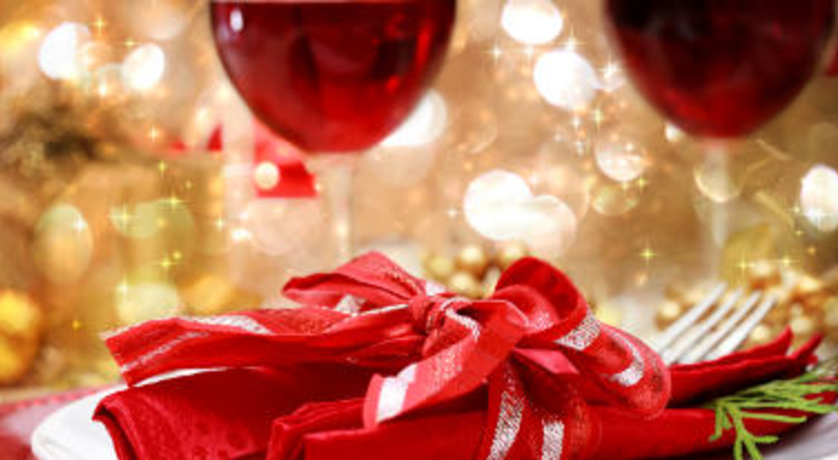 Christmas themed table setting 