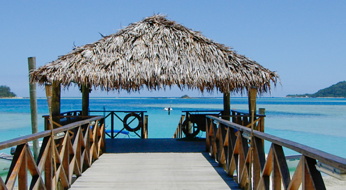 Clear Fiji water and white sand 