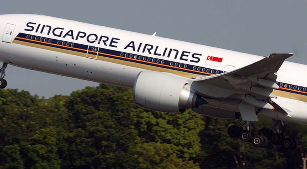 Singapore Airlines Business Class airplane