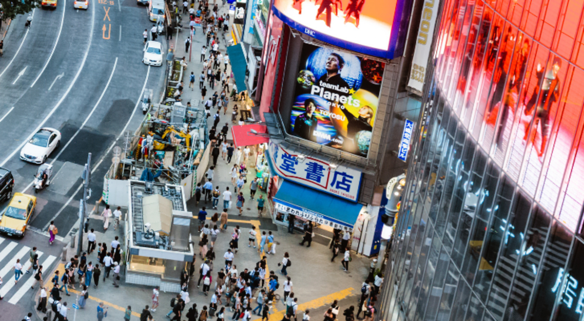 Aerial view of the crowd at Shibuya Crossing