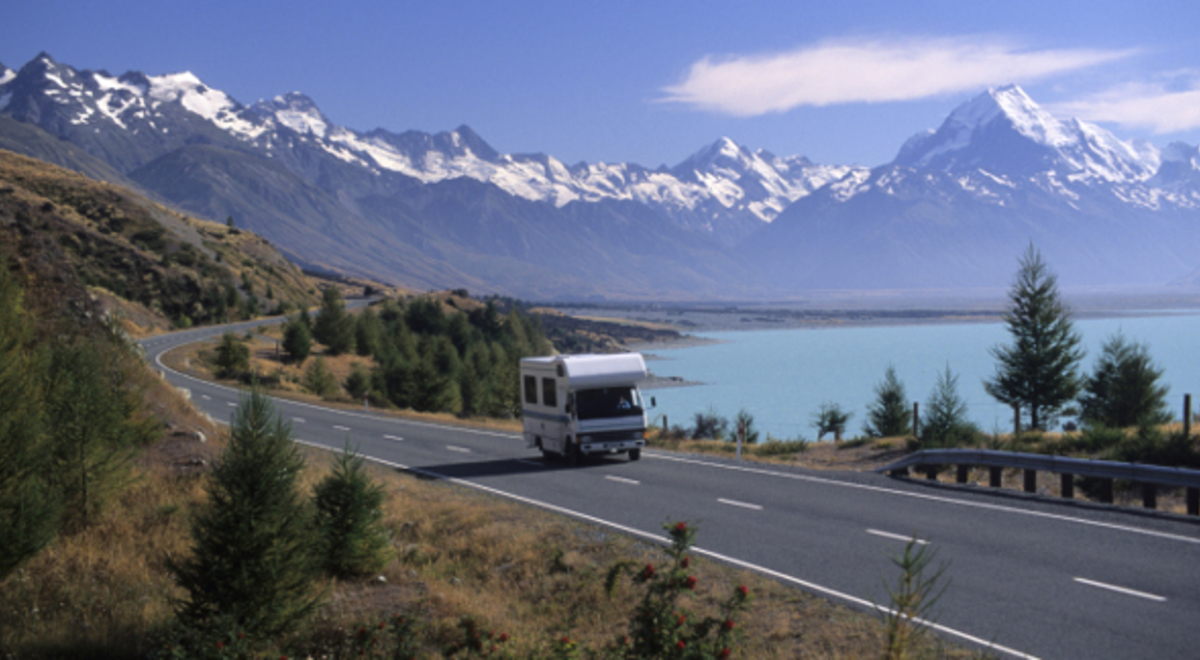 a mortorhome travelling through the streets near Mount Cook and Lake Pukaki