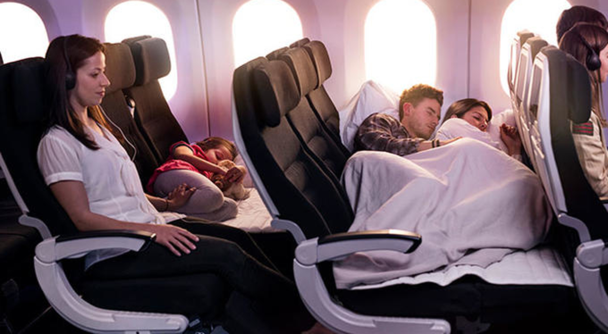 rs-two-economy-skycouches-family-two-and-couple-sleeping-0000604.jpg