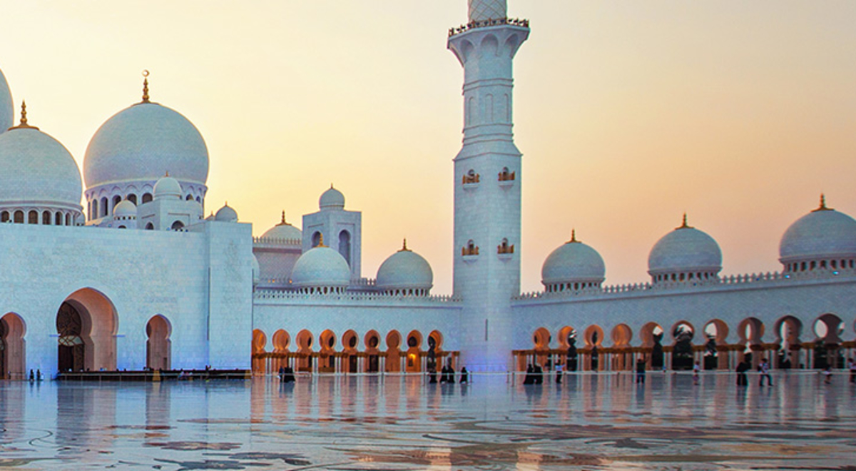 The Sheikh Zayed Grand Mosque in Abu Dhabi
