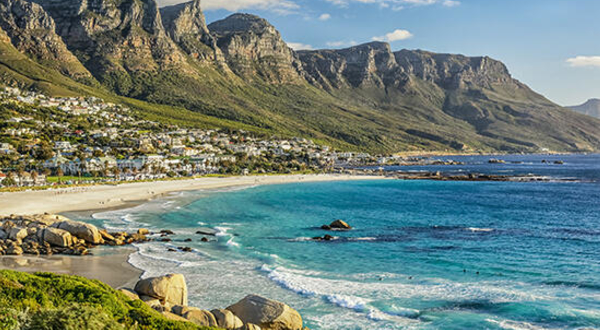 RS-The-beautiful-city-of-Cape-Town-with-its-gorgeous-mountains-white-sand-beaches-and-clear-blue-water-shutterstock_117451786.jpg