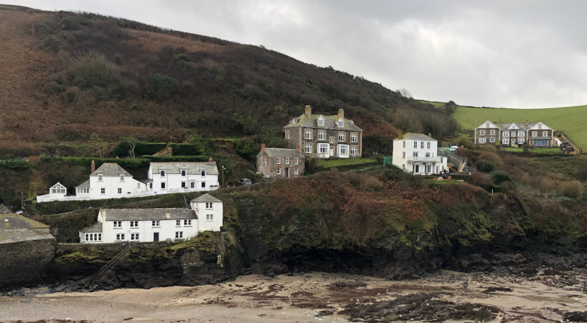 Dwellings built on slope land in Port Isaac village