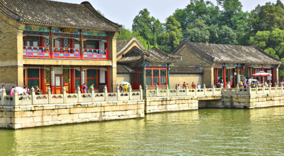 Buildings by the lake at Beijing's Water Town 