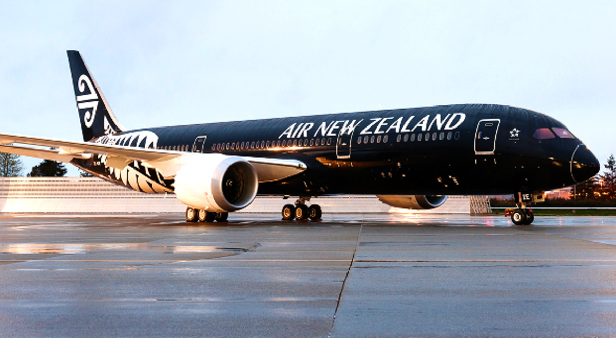 Air New Zealand plane on the runway 