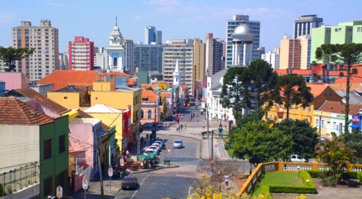 View of the street in Curitiba 