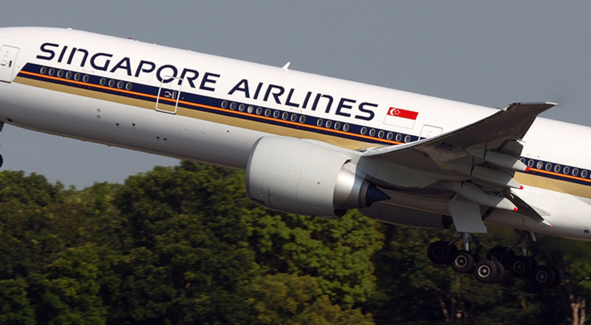 Singapore Airlines Business Class airplane