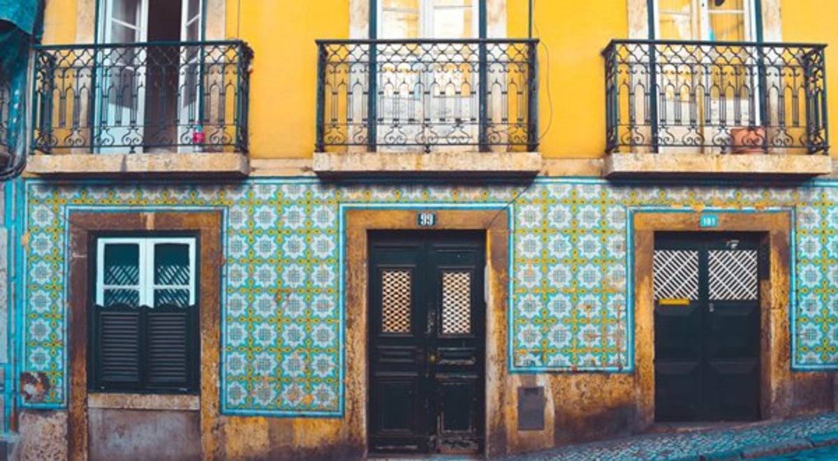 Colourful building facade in Lisbon