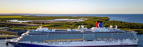 Carnival Luminosa ship docked at Brisbane
