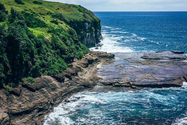 rocky coastline in kiama