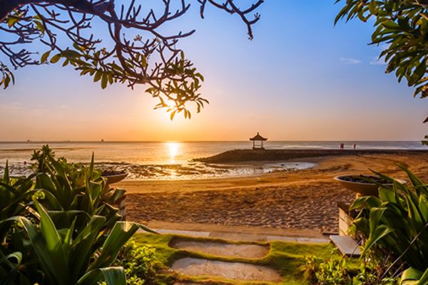 beach in sanur at sunrise