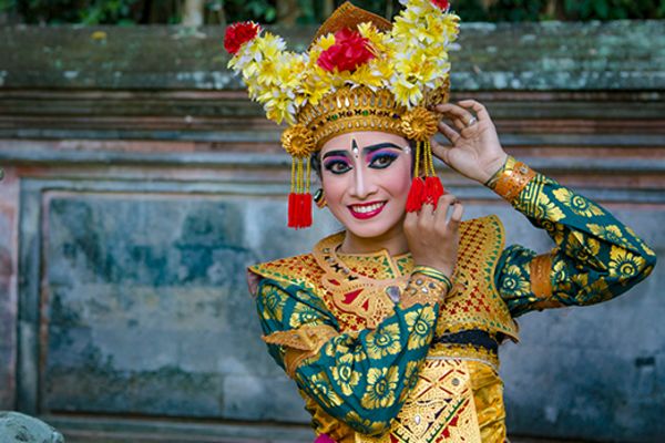 traditional Balinese dancer 