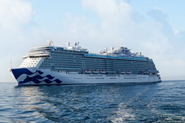 https://static.traveltek.net/cruisepics/local_shipimages_large/1776970193.png