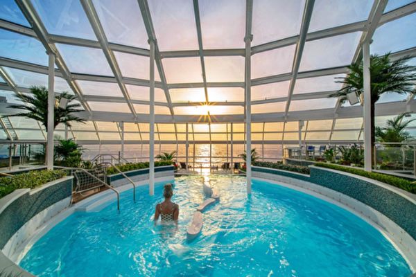 https://static.traveltek.net/cruisepics/local_shipimages_large/1779642104.png