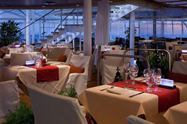 https://static.traveltek.net/cruisepics/local_shipimages_large/1779880681.png