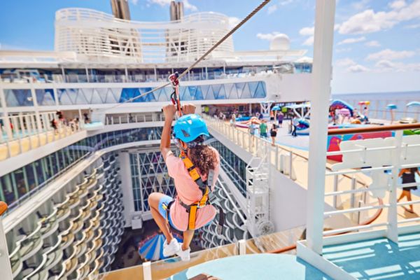 https://static.traveltek.net/cruisepics/local_shipimages_large/1780035681.png