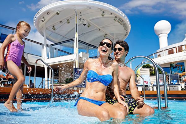 https://static.traveltek.net/cruisepics/local_shipimages_large/1780035696.png