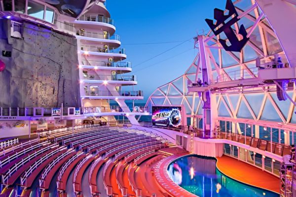 https://static.traveltek.net/cruisepics/local_shipimages_large/1780039520.png
