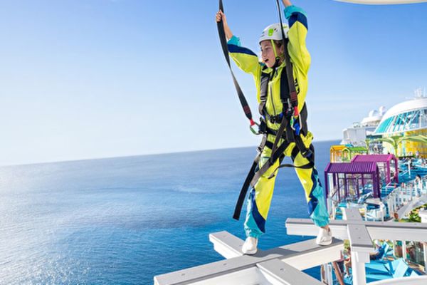 https://static.traveltek.net/cruisepics/local_shipimages_large/1780079627.png