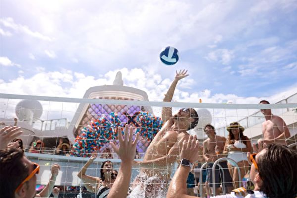 https://static.traveltek.net/cruisepics/local_shipimages_large/1780393374.png