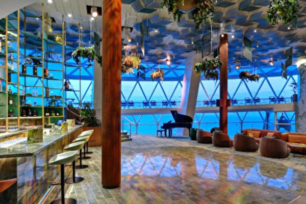 https://static.traveltek.net/cruisepics/local_shipimages_large/1780396428.png