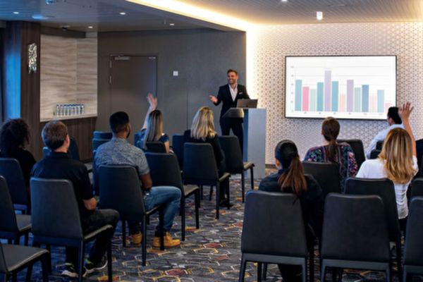 https://static.traveltek.net/cruisepics/local_shipimages_large/1780479841.png