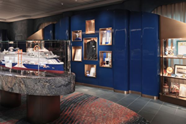 https://static.traveltek.net/cruisepics/local_shipimages_large/1780559536.png