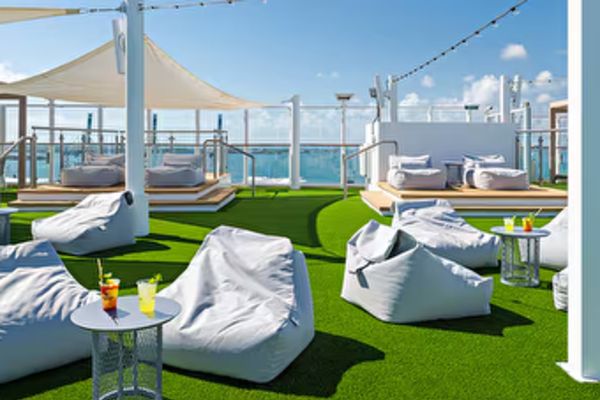 https://static.traveltek.net/cruisepics/local_shipimages_large/1780833631.png