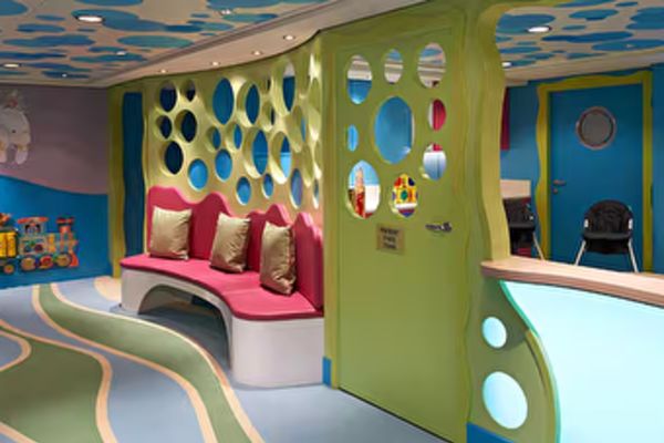https://static.traveltek.net/cruisepics/local_shipimages_large/1780905827.png