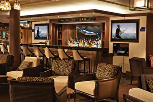 https://static.traveltek.net/cruisepics/local_shipimages_large/1780922840.png