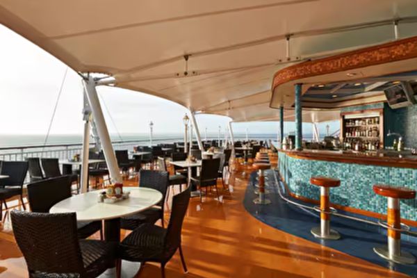 https://static.traveltek.net/cruisepics/local_shipimages_large/1780923769.png