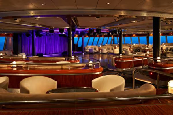 https://static.traveltek.net/cruisepics/local_shipimages_large/1780924360.png