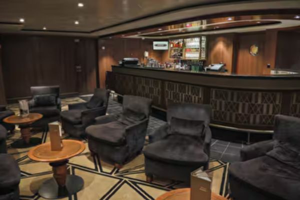 https://static.traveltek.net/cruisepics/local_shipimages_large/1780999056.png