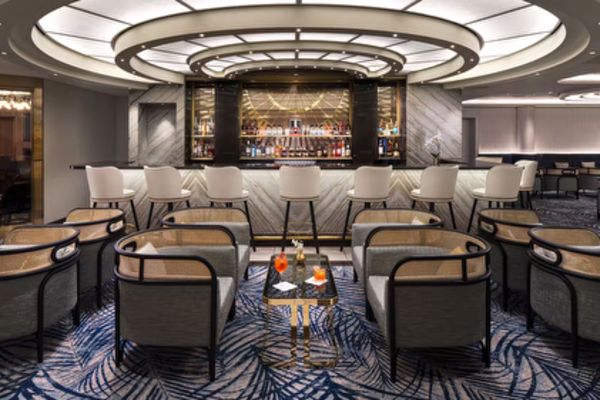 https://static.traveltek.net/cruisepics/local_shipimages_large/1781000632.png