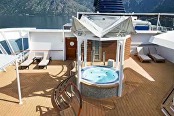 https://static.traveltek.net/cruisepics/local_shipimages_large/1781079045.png