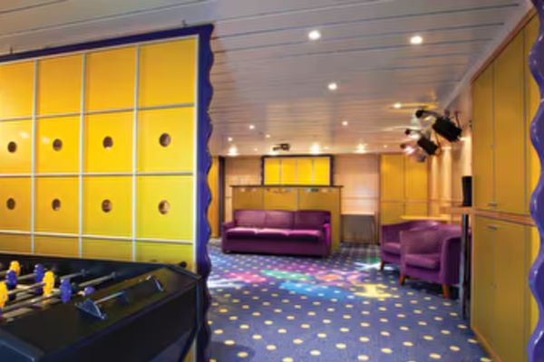 https://static.traveltek.net/cruisepics/local_shipimages_large/1781095466.png