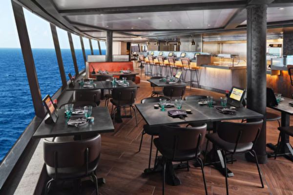https://static.traveltek.net/cruisepics/local_shipimages_large/1781097640.png