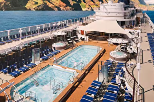 https://static.traveltek.net/cruisepics/local_shipimages_large/1781108748.png