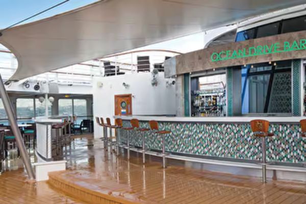 https://static.traveltek.net/cruisepics/local_shipimages_large/1781109245.png