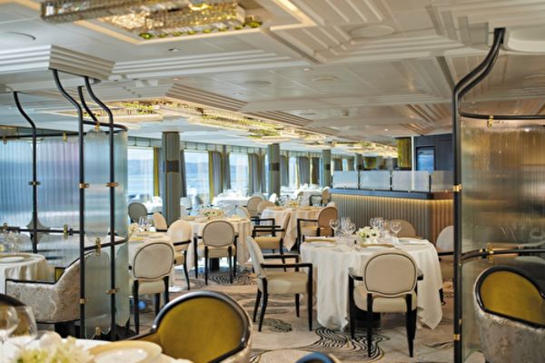 https://static.traveltek.net/cruisepics/local_shipimages_large/1781168636.png