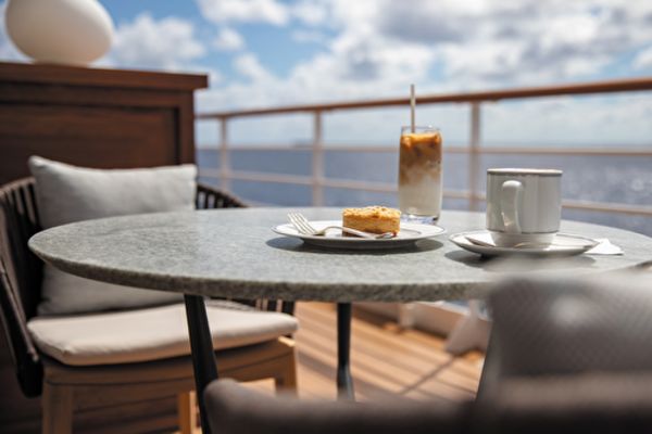 https://static.traveltek.net/cruisepics/local_shipimages_large/1781168654.png