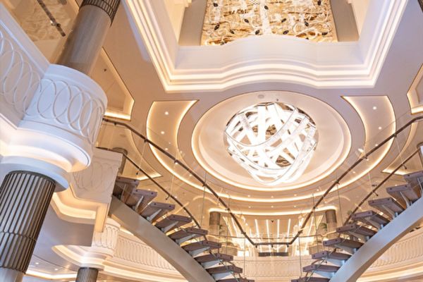 https://static.traveltek.net/cruisepics/local_shipimages_large/1781168971.png