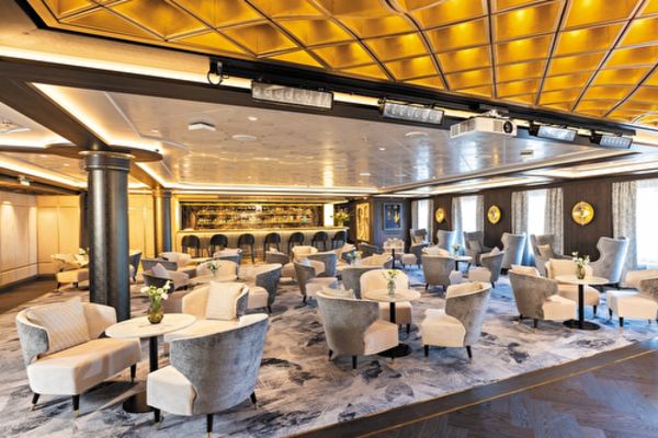 https://static.traveltek.net/cruisepics/local_shipimages_large/1781169441.png
